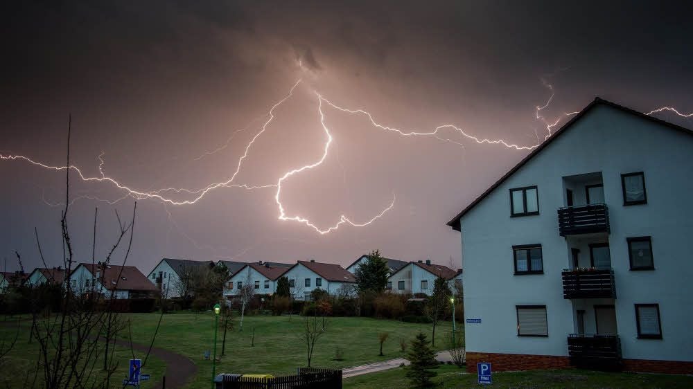 Wie Silvester: Es blitzte und krachte am Abendhimmel.