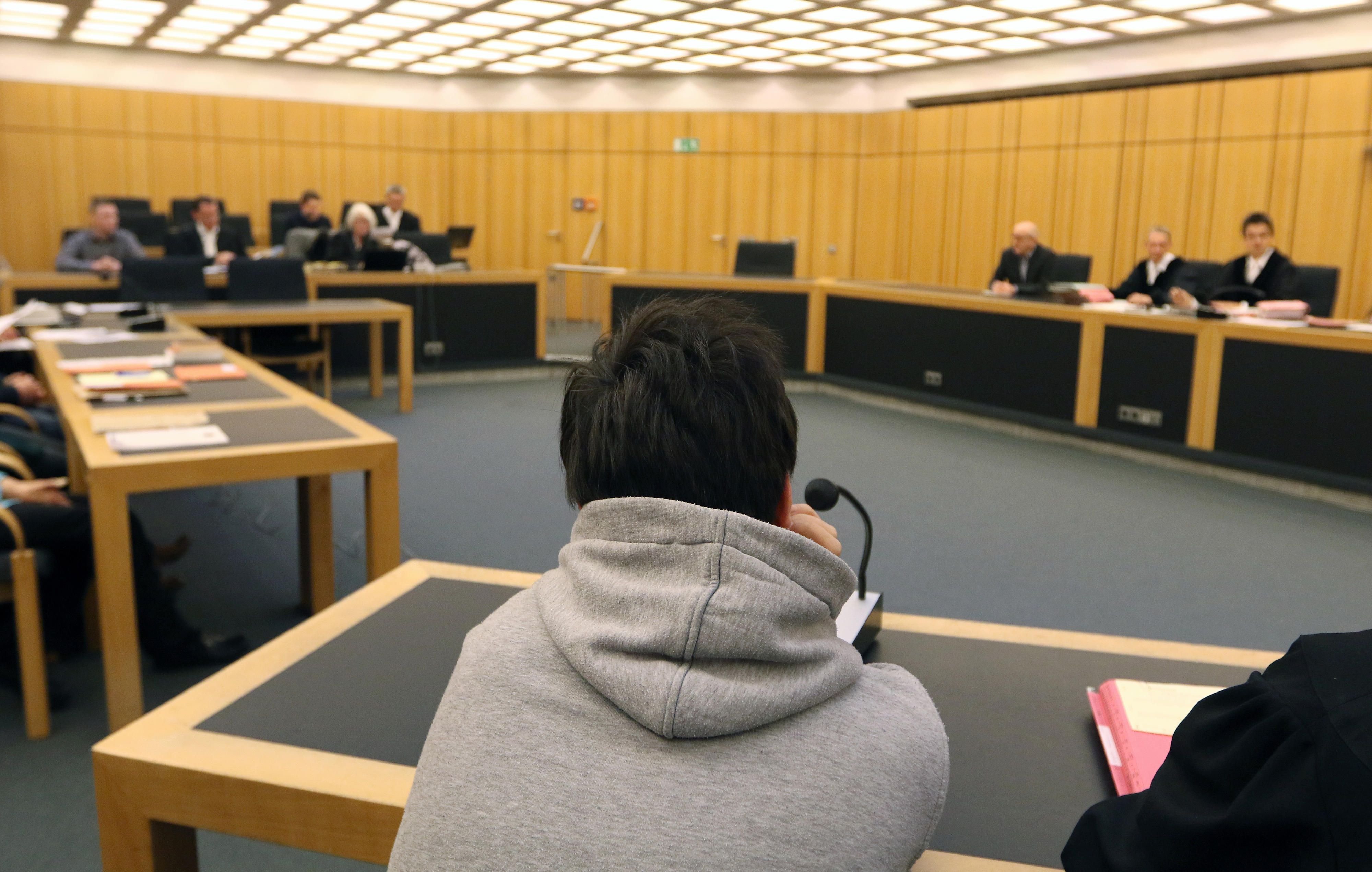 Ein Jugendlicher wurde wohl aus Rache fast zu Tode geprügelt. Der Fall wird in Münster verhandelt.