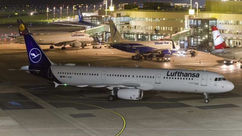 Airbus A321-200 „Dessau“ bei einem Aufenthalt in Düsseldorf.