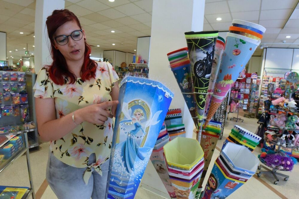Die Eisprinzessin steht ganz hoch im Kurs, weiß Yvonne Zimmermann, Verkäuferin im Elka-Kaufhaus am Markt.