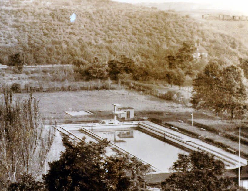 Eine historische Aufnahme des Hettstedter Freibades.
