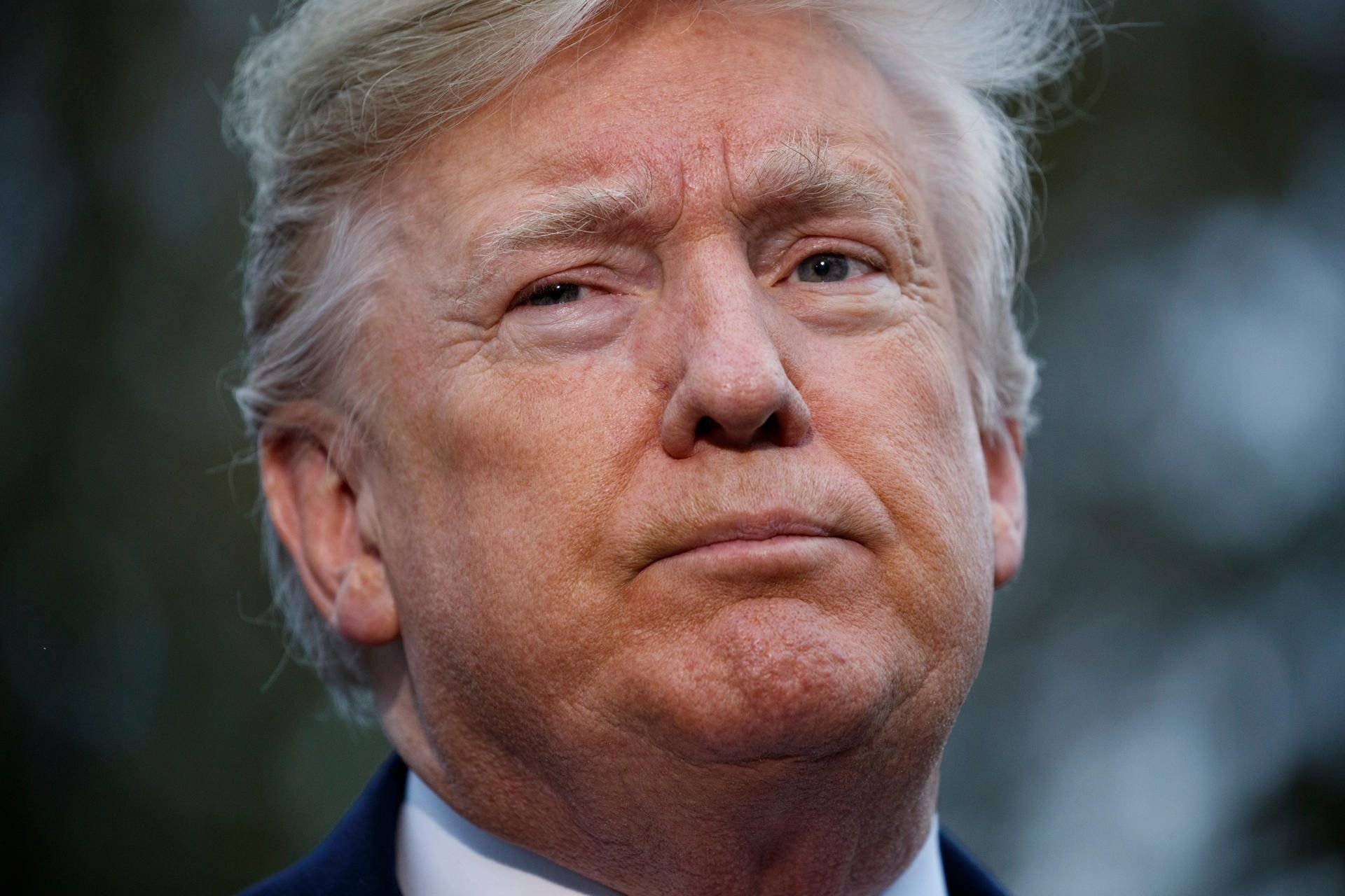 Donald Trump hat eine umstrittene Verschärfung des Asylrechts abgezeichnet.