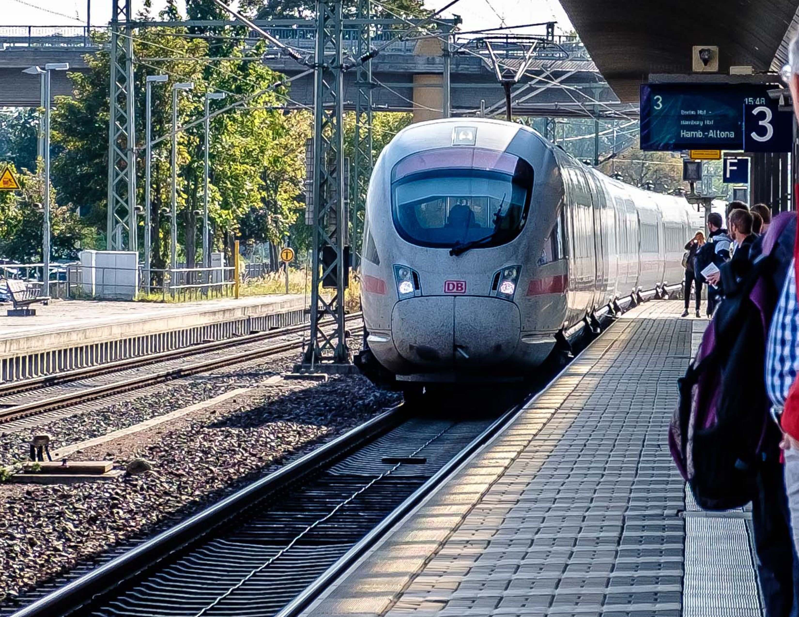 100.000 Menschen in fünf Stunden will die Deutsche Bahn Ende Mai zum Kirchentag nach Wittenberg transportieren.