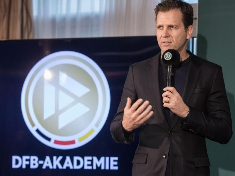 Teammanger Oliver Bierhoff wünscht sich, dass die DFB-Akademie „das Silicon Valley, das Harvard des Fußballs” wird. Foto: Frank Rumpenhorst/dpa