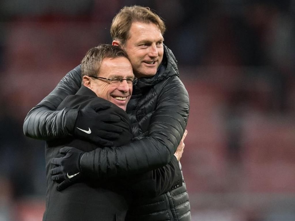Leipzigs Sportdirektor Ralf Rangnick (l) und Trainer Ralph Hasenhüttl haben die Kaderplanung abgeschlossen.