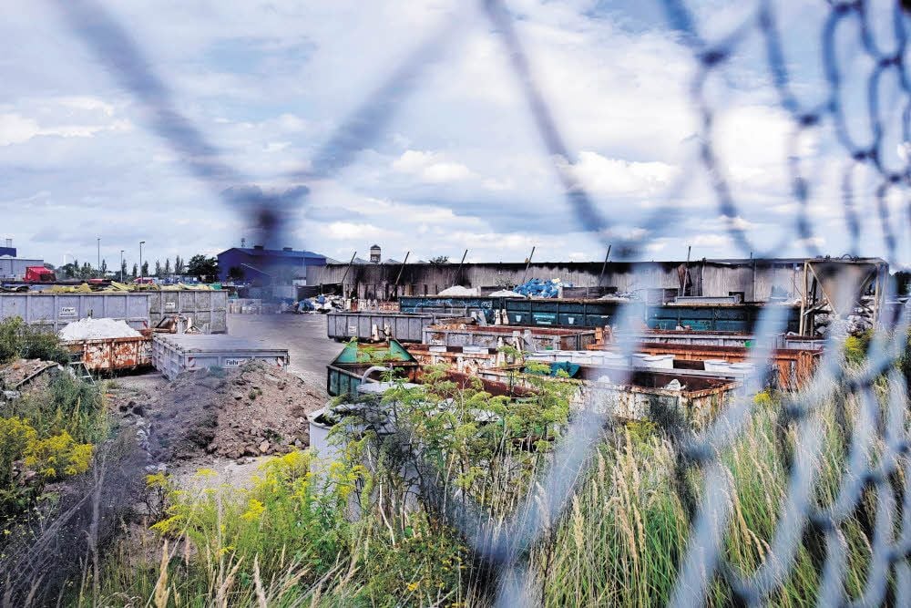 Viele Fragen sind noch offen nach dem Großbrand im Chemiepark in Wolfen.
