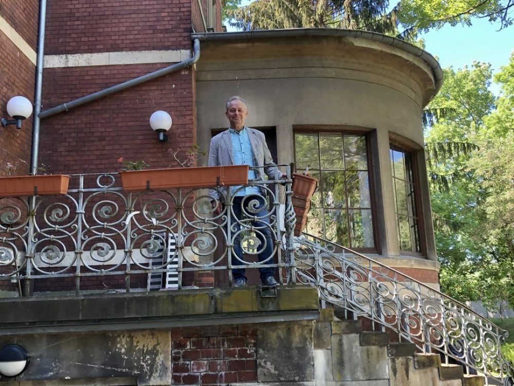 Bernd Griesbach erwartet die Besucher.