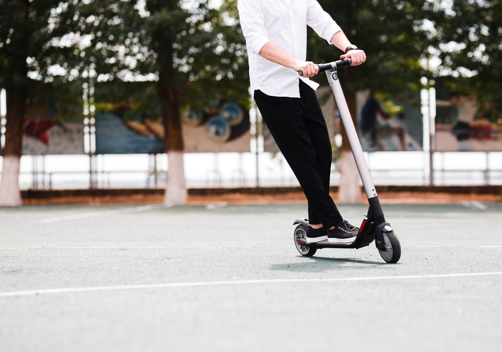 Die E-Scooter könnten deshalb den Radweg vom Hauptbahnhof über die Altstadt bis zum Saaleradweg nutzen.