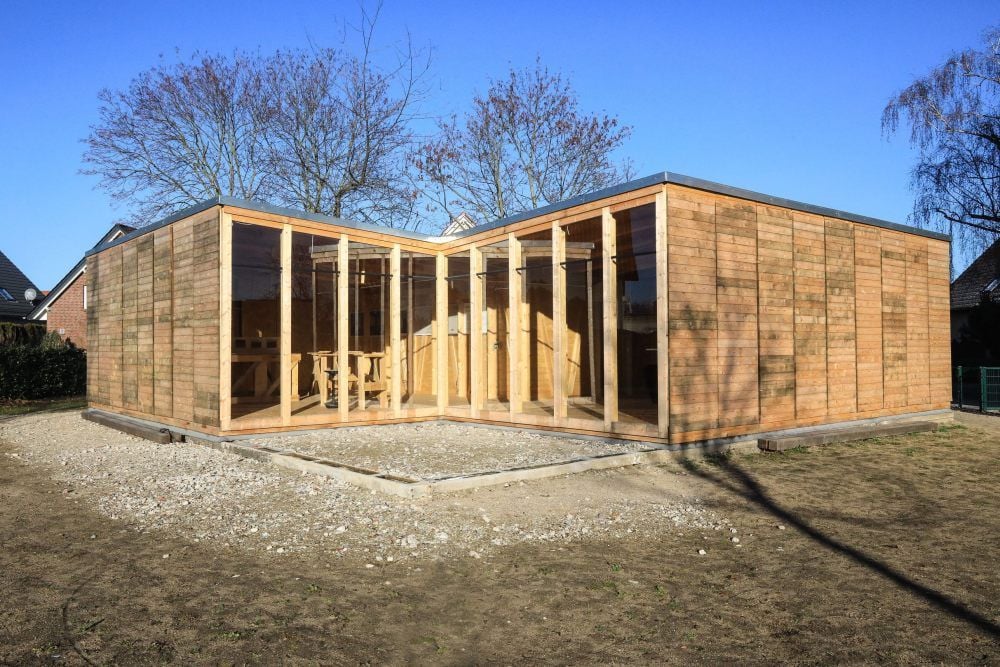 Architektur-Studenten haben das Hilberseimer Haus im Sommer 2019 binnen weniger Wochen aus dem Boden gestampft.