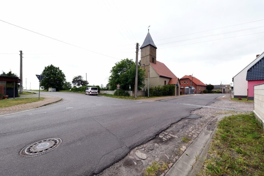 Die Straße in Zehbitz wird grundhaft ausgebaut.