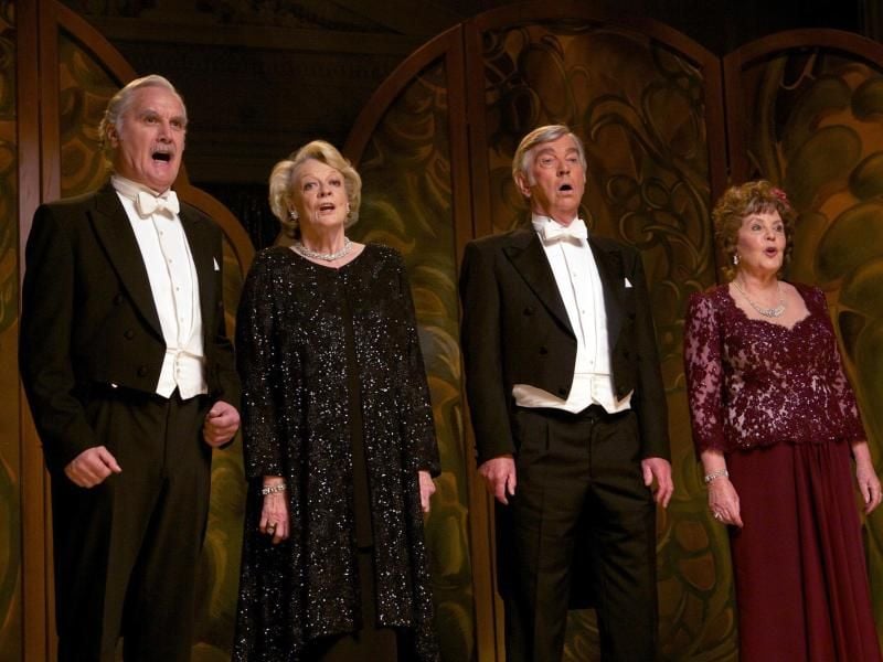 Nach Jahrzehnten wieder vereint: Das berühmte Quartett Wilf (Billy Connolly, li.), Jean Horton (Maggie Smith), Reggie (Tom Courtenay) und Cissy (Pauline Collins, re.), Foto: © ARD Degeto/DCM