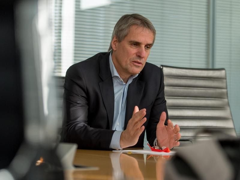 „Alle sozialen Aufgaben bei der Wirtschaft abzuladen, das kann nicht funktionieren”, sagt Daimler-Personalvorstand Wilfried Porth. Foto: Daniel Maurer