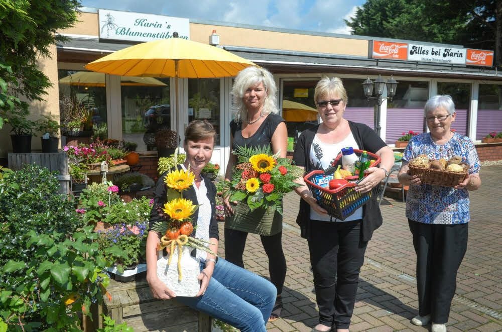 Nadine Gotsch, Ivonne Müller, Karin Starke und Ilse Kreibich (v. li. n. re.) sind gemeinsam in „Starkes Einkaufsmarkt“ für die Kunden da.