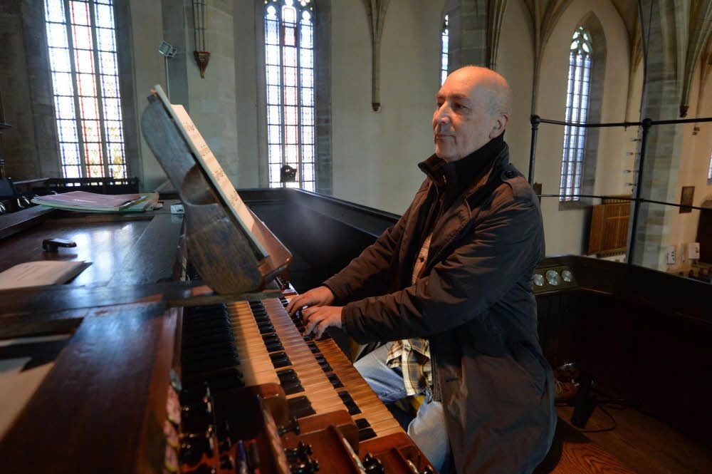 Kantor Thomas Wiesenberg haut gern in die Tasten.