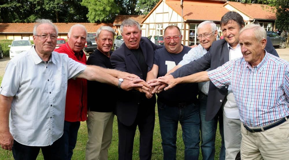 Legenden am Teich Legenden am Teich Peter Lyszczan feiert mit Ex
