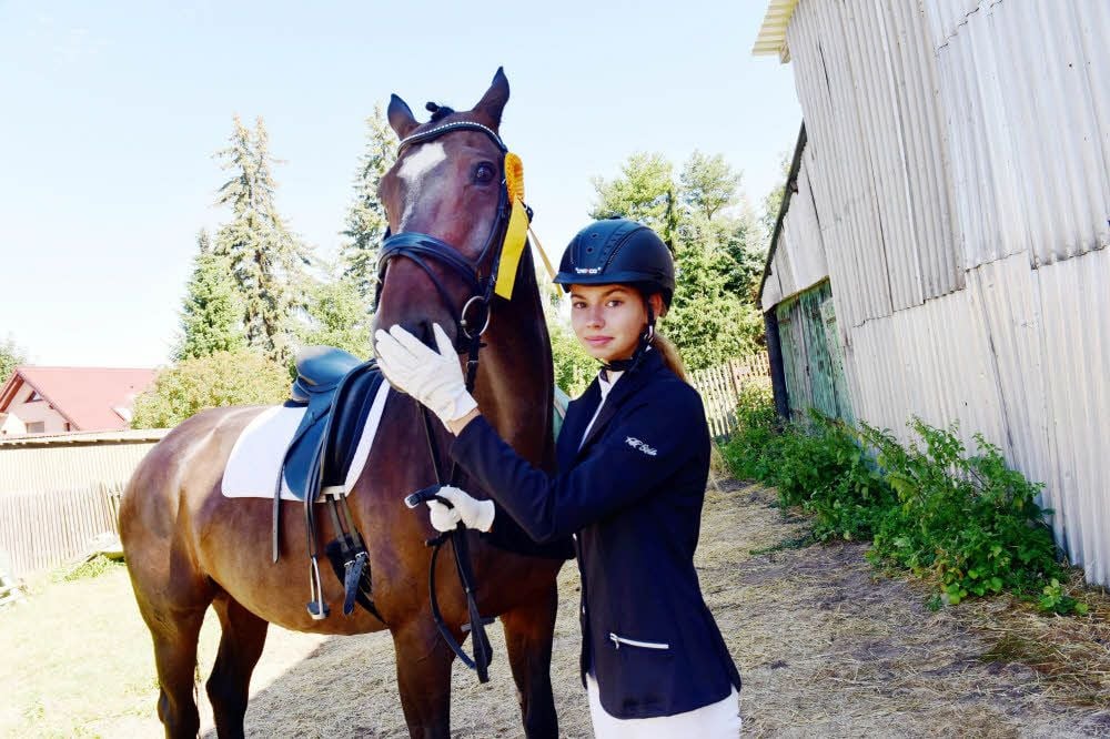 Mit dem Deutschen Sportpferd Fee hat Marie Winziers vom Reitverein Helbra erfolgreich bei Turnieren teilgenommen.