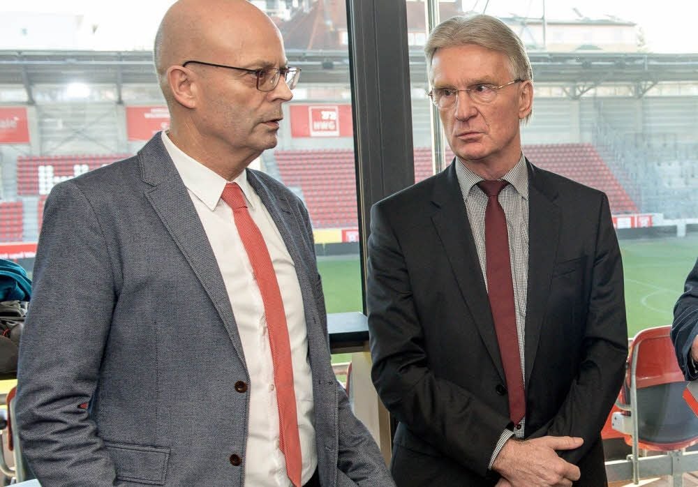 Oberbürgermeister Bernd Wiegand (l.) hat den Machtkampf mit HFC-Präsident Michael Schädlich gewonnen.