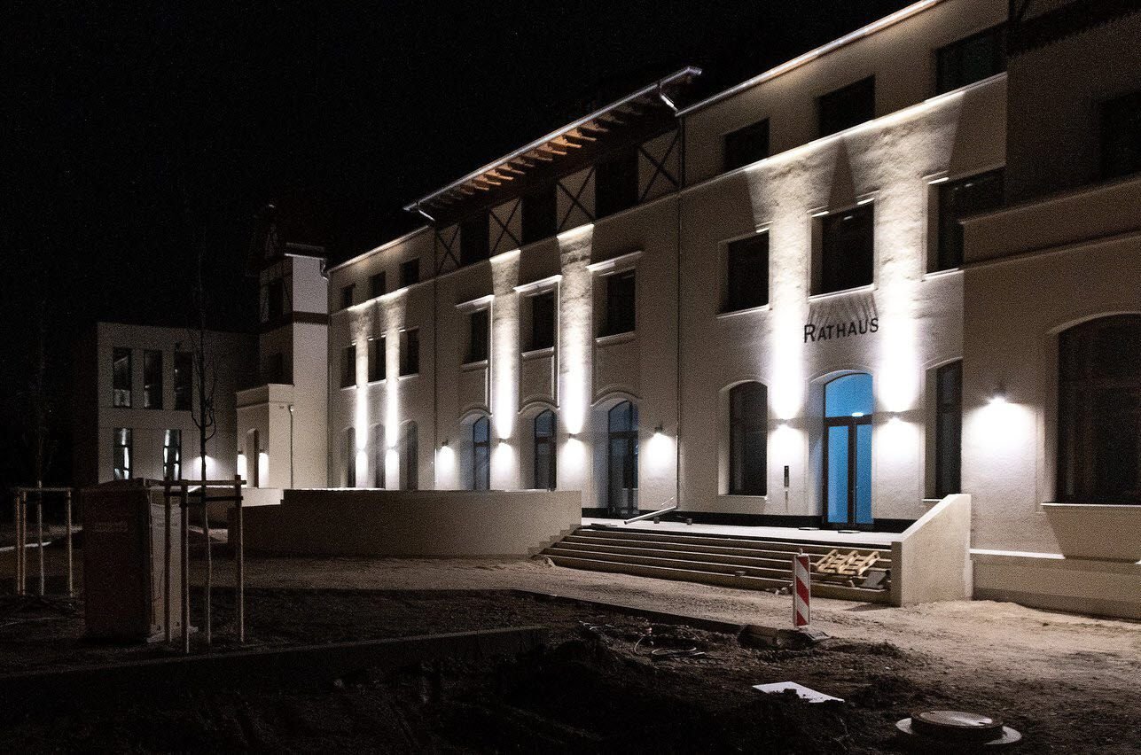 Schon bald sollen die ersten Sitzungen im neuen Rathaus an der Hauptstraße in Bad Dürrenberg stattfinden.