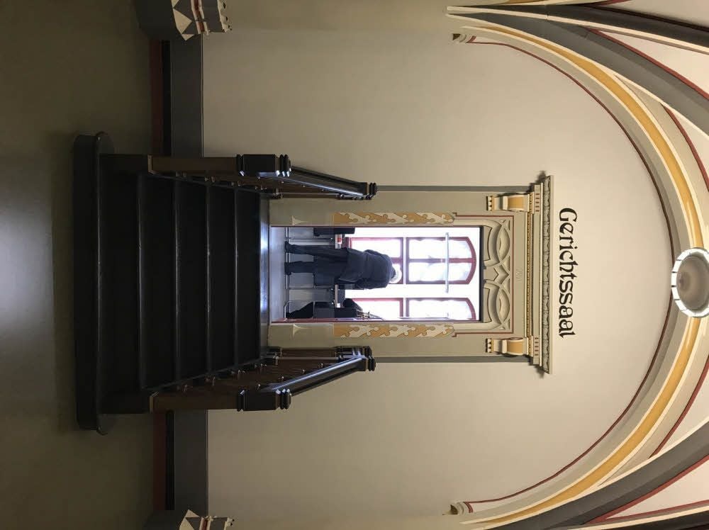 Im Saal 169 des Landgerichts Halle begann am Mittwoch die Verhandlung.