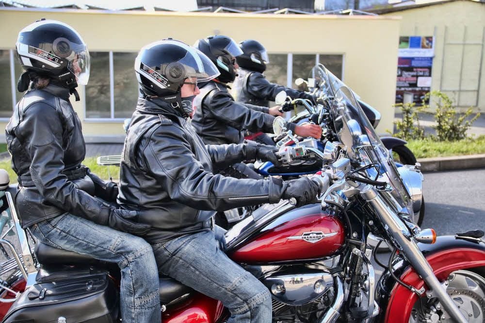 Kurz vor dem Start zur traditionellen Bikerausfahrt in Sangerhausen