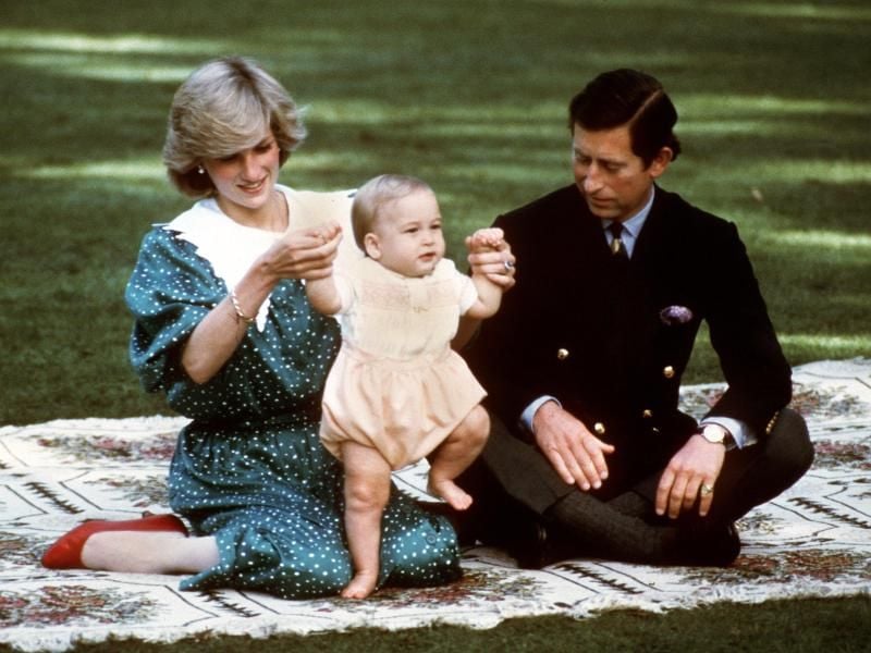 Prinzessin Diana und Prinz Charles mit ihrem Sohn William (1983). Foto: UPI