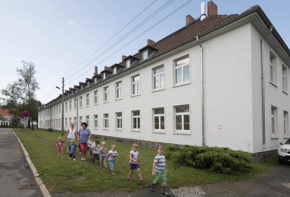Das Haus Otto-Lilienthal-Straße 1 bis 9 wird als erstes abgerissen. Die benachbarte Kita zieht für die Zeit der Arbeiten um.