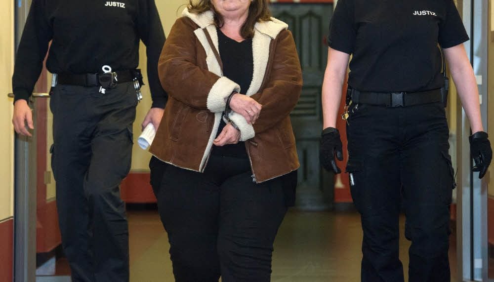 Die Angeklagte Christine M. beim Prozessauftakt im Februar