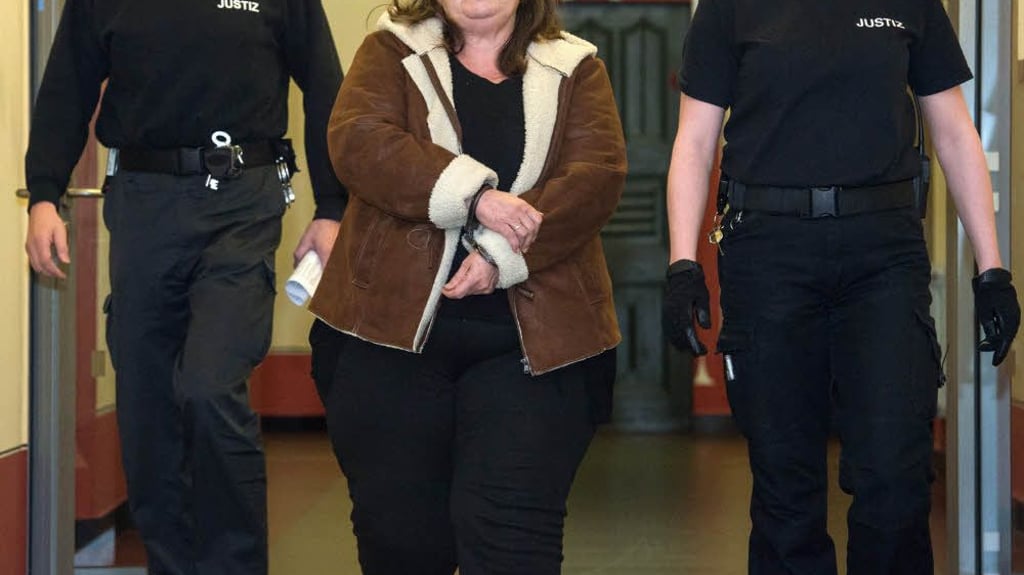 Peiniger hetzten Hunde auf sie SexSklavin aus Eisleben erzählt von