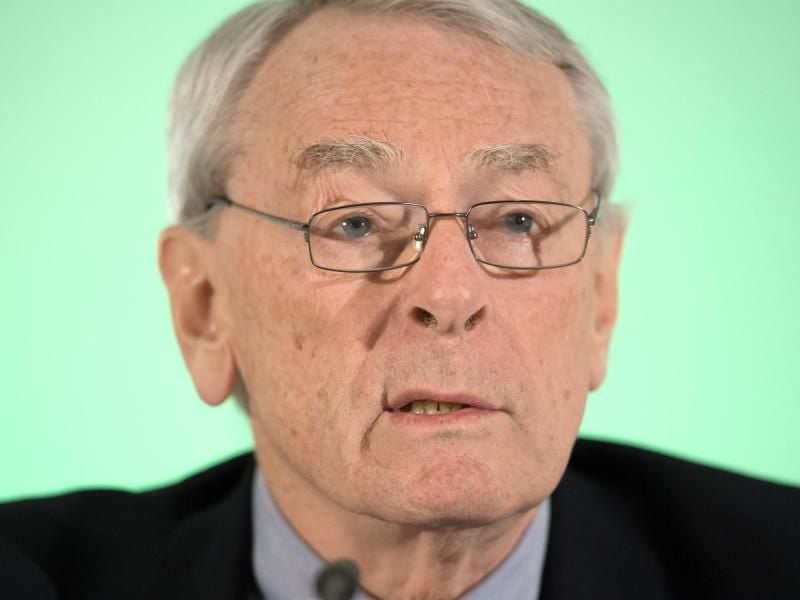 Der frühere WADA-Chef Richard Pound hat die Anti-Doping-Politik der Fifa scharf kritisiert. Foto: Sven Hoppe