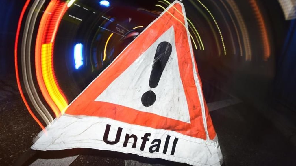 Bei einem Unfall im Landkreis Stendal erlitt ein Fahrradfahrer schwere Verletzungen.