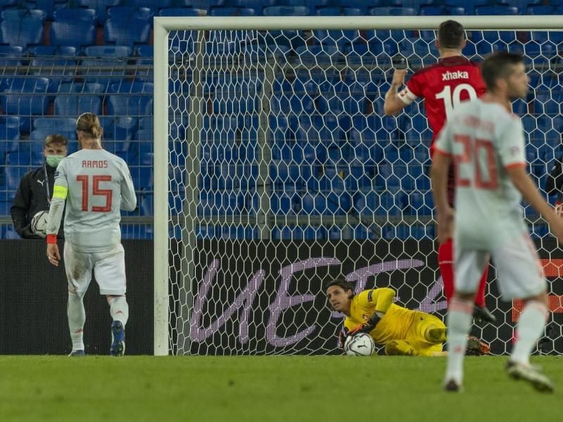 Scheiterte gegen die Schweiz gleich zweimal vom Punkt: Spanien-Kapitän Sergio Ramos. Foto: Georgios Kefalas/KEYSTONE/dpa