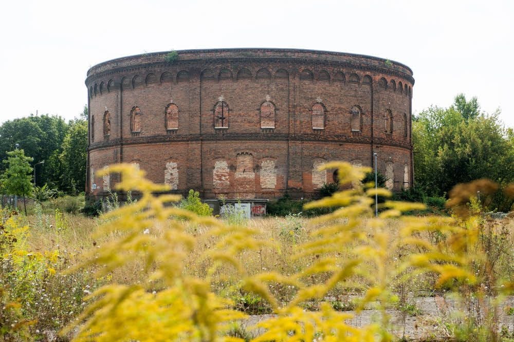 Gegenwart: Noch ist das Gasometer auf dem Holzplatz eine ausgehöhlte Ruine.