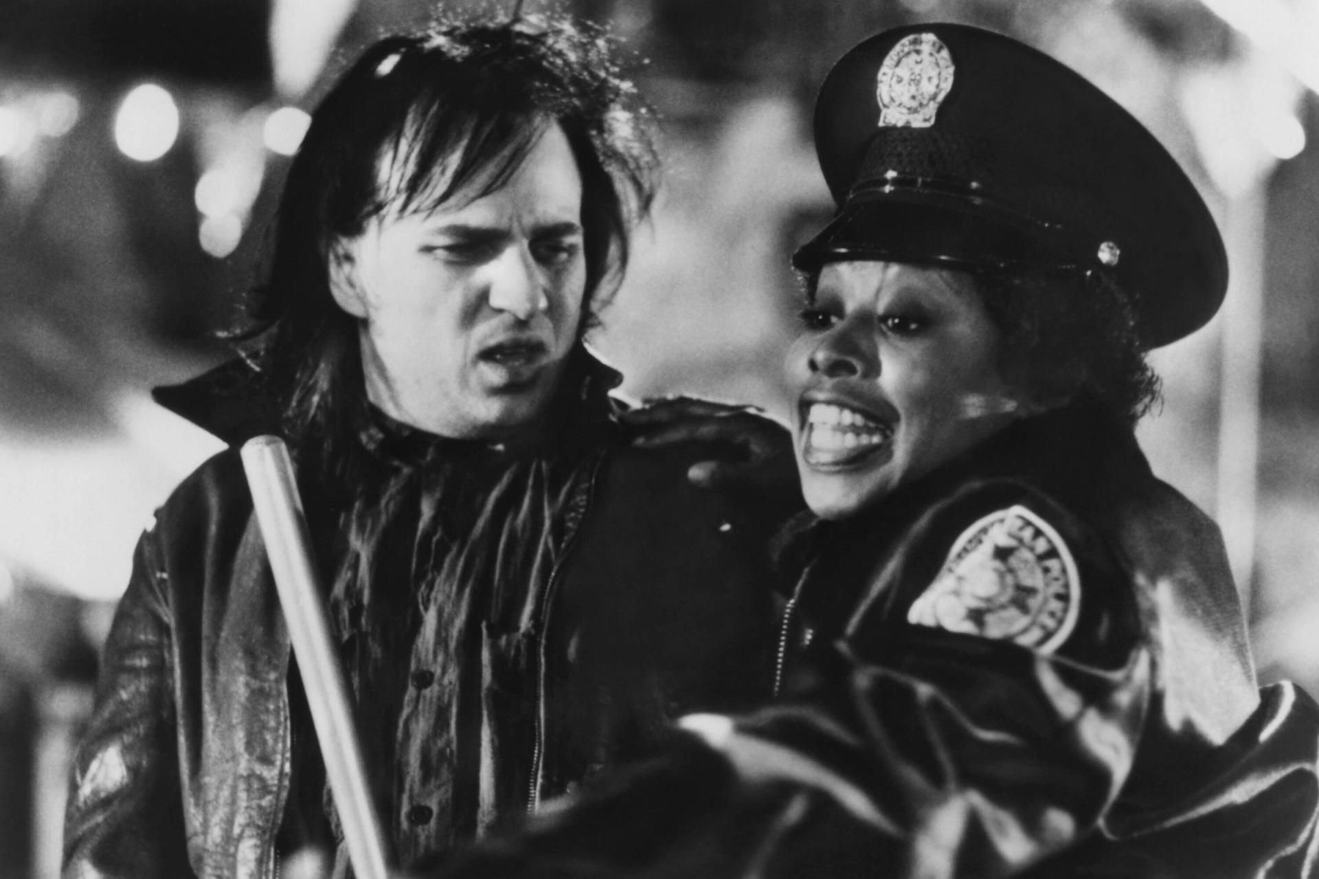 Die durch die „Police Academy“-Reihe bekannt gewordene Schauspielerin Marion Ramsey (r.) ist im Alter von 73 Jahre gestorben.