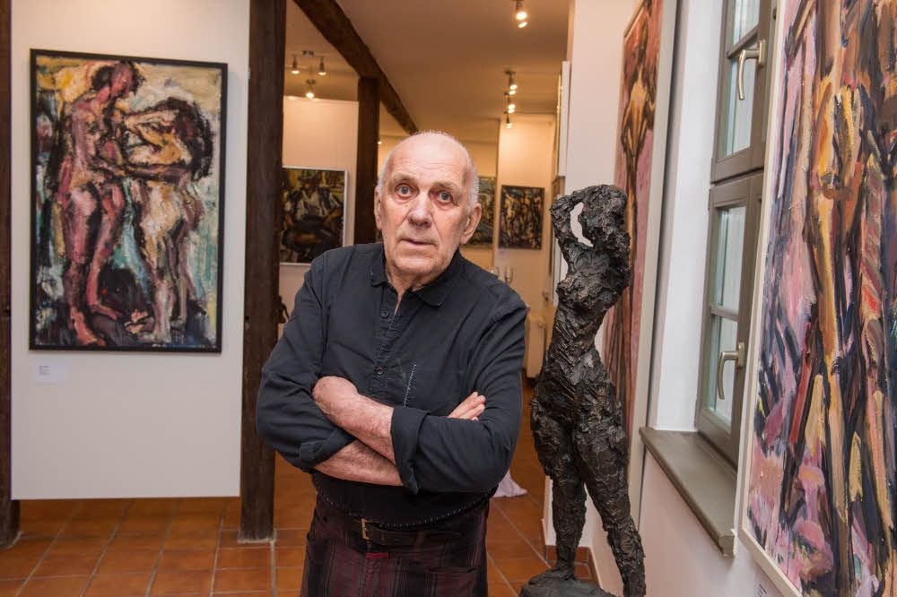 In der neuen privaten Galerie am Marientor in Naumburg, Marienplatz 12, zeigt der Rostocker Künstler Jürgen Weber einen repräsentativen Querschnitt seiner Malerei, Plastik und Grafik aus den vergangenen 20 Jahren.