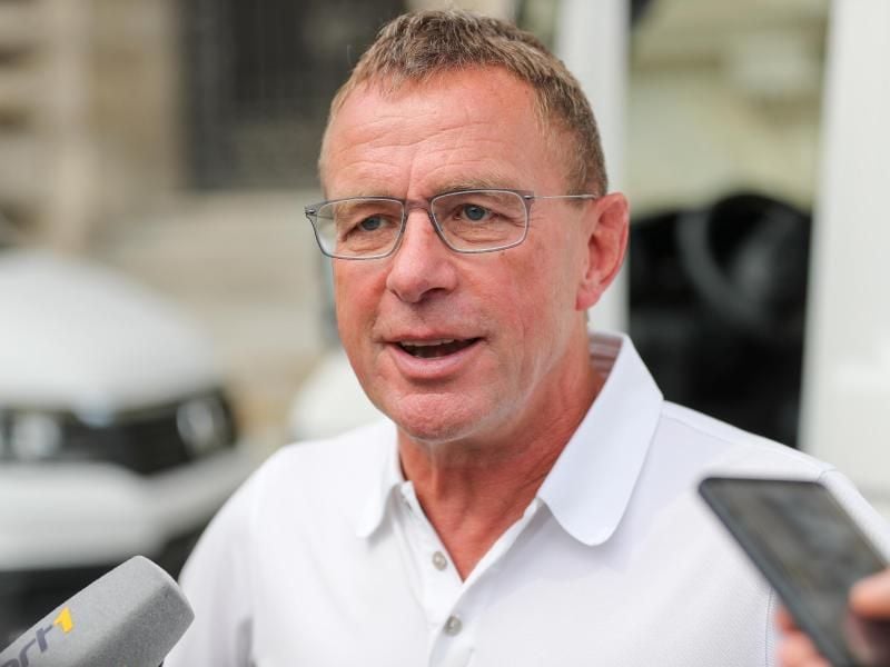 Trainer Ralf Rangnick dementiert Wechselgerüchte zum AC Mailand. Foto: Jan Woitas/dpa-Zentralbild/dpa