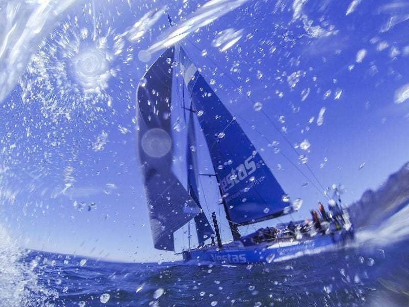 Das Team Vestas erlitt einen Mastbruch. Foto: Nic Bothma