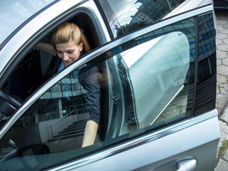 Glasklarer Überblick: Wie viel Kfz-Steuer ein Auto aktuell seinen Halter kostet, lässt sich online zum Beispiel auf der Seite des Bundesfinanzministeriums ausrechnen. Foto: Christin Klose/dpa-tmn