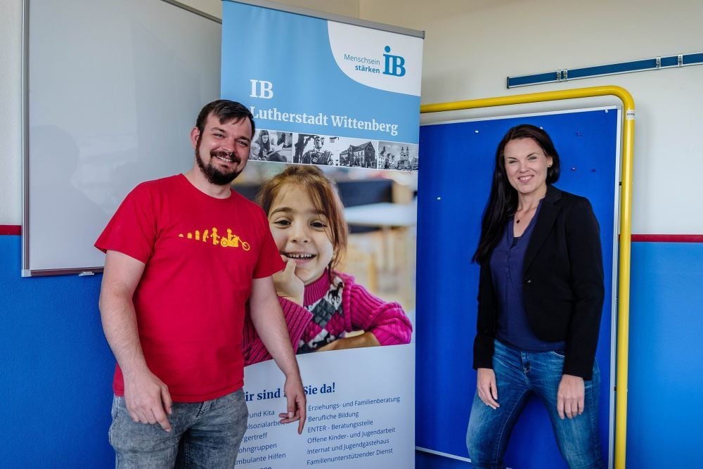 Die Schulsozialarbeiter Kristin Knoll und Hagen Meinhardt in der Friedrichstadt-Schule Wittenberg: „Es gibt auch schöne Themen.“