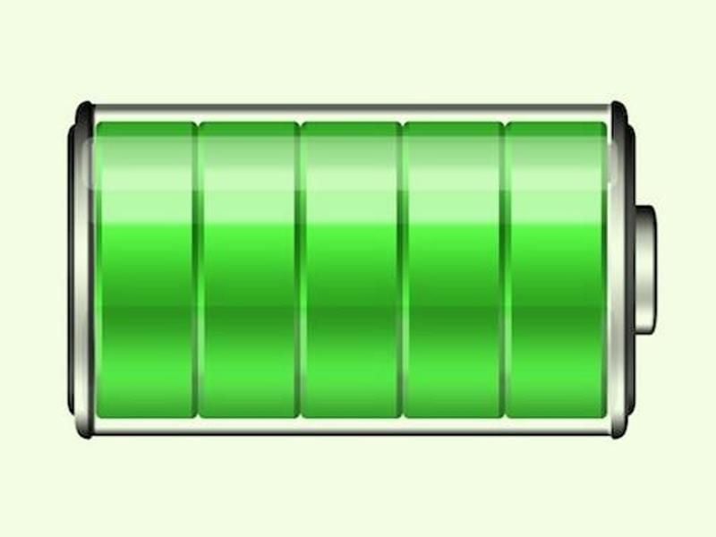 Das Batteriesymbol zeigt die Restladezeit an. Foto: dpa-infocom