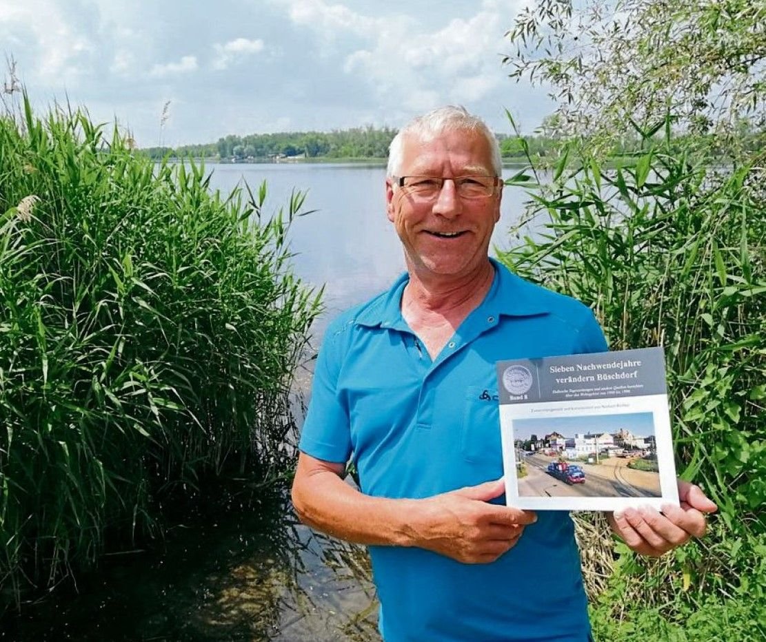 Norbert Richter mit seinem neuesten Buch.