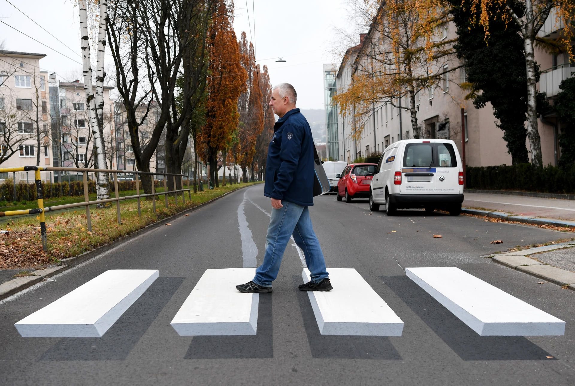 Der erste 3D-Zebrastreifen Deutschlands soll weg.