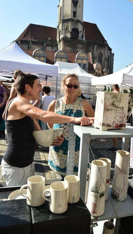 Der Töpfermarkt wird am kommenden Wochenende wieder zahlreiche Gäste in die Domstadt und vor allem auf den Marktplatz locken.