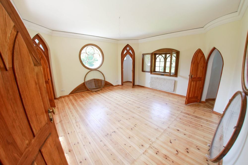 Nun können endlich wieder die Möbel ins Schlangenhaus im Park Luisium gebracht werden.