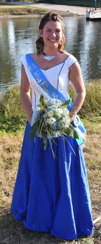 Henrike Tietz, 19-jährige Biologie-Studentin aus Elster, ist die 20. Miss Elbenixe. Sie zeigt sich ganz in Elsters Farben: Blau und Weiß.