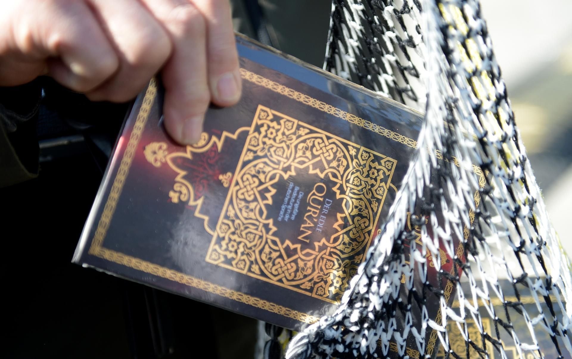 Der Reformator Luther soll den Koran als „ein verflucht, schändlich, verzweifelt Buch; es sei voller Lügen, Fabeln und Gräuel“ bezeichnet haben.