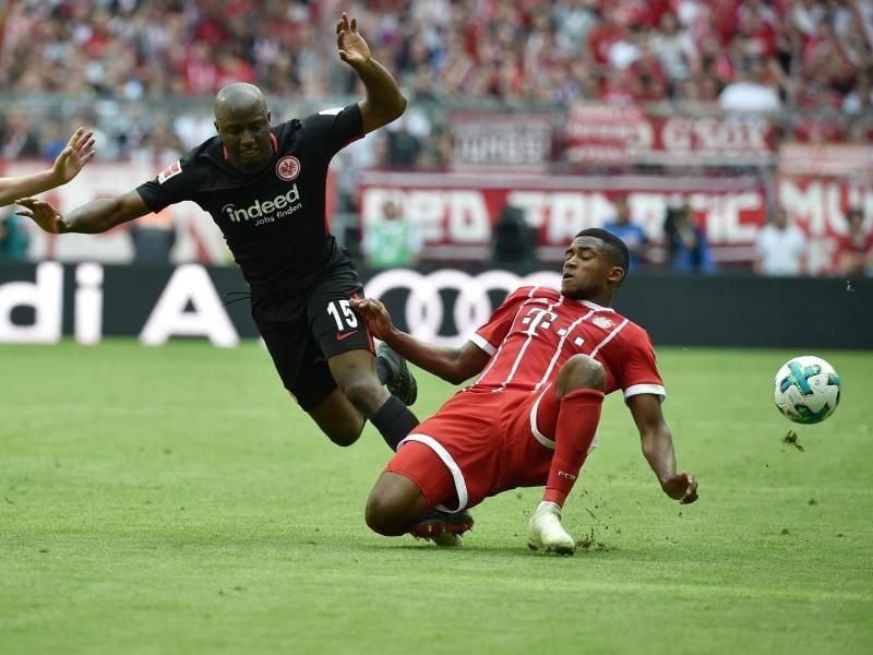 Franck Evina (r) bleibt bis mindestens 2021 beim FC Bayern. Foto: Angelika Warmuth
