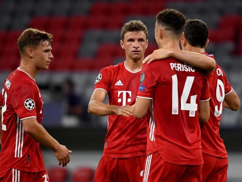 Bayerns Ivan Perisic (2.v.r.) jubelt nach seinem Treffer zum 2:0 mit den Mannschaftskameraden Müller (2.v.l.), Lewandowski (r) und Kimmich (l). Foto: Sven Hoppe/dpa