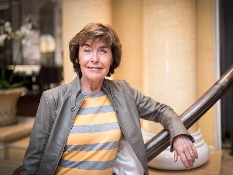 Thekla Carola Wied spielt die hilfsbedürftige Mutter einer überarbeiteten Karrierefrau. Foto: Alexander Heinl