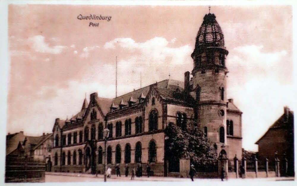 Diese historische Postkarte zeigt eine alte Ansicht der Hauptpost.