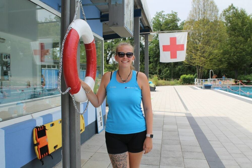 Die Auszubildende Sophie Kölbel unterstützt die Fachkräfte in der Saline.